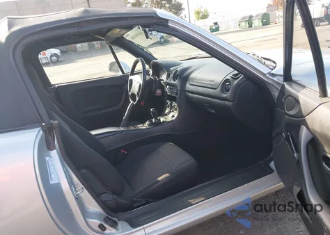 1999 Mazda Mx-5 Miata Leather Pkg/Popular Equipment Pkg/Sports Pkg/Touring Pkg z USA, uszkodzony, nr VIN JM1NB3530X0102896